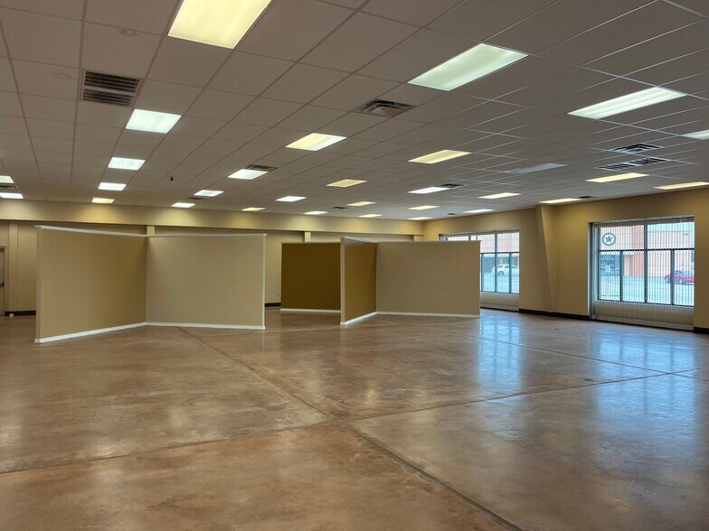 More Photos Of 4248 Sherwood Way, San Angelo Restaurant For Sale