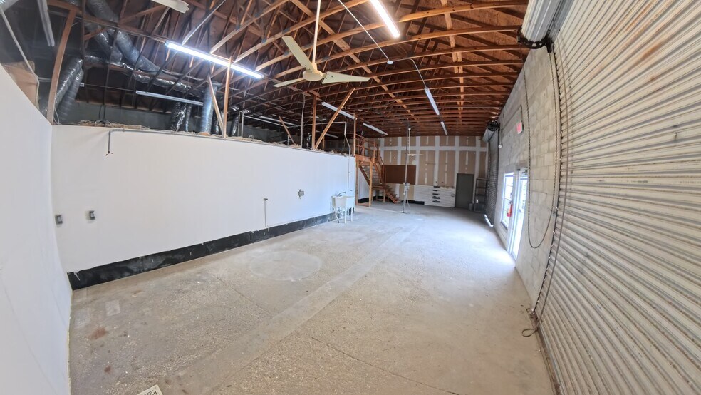 More Photos Of 2825 Business Center Blvd, Melbourne Distribution For Lease