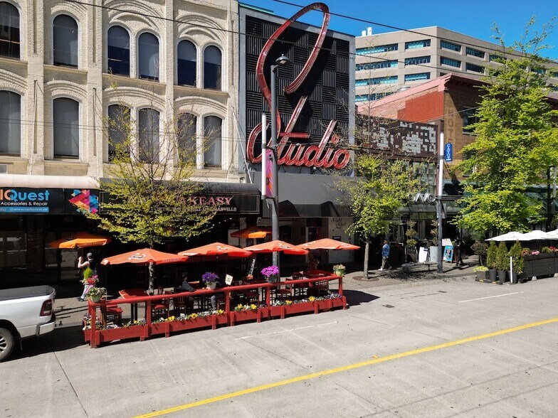 More Photos Of 919 Granville St, Vancouver Storefront For Sale