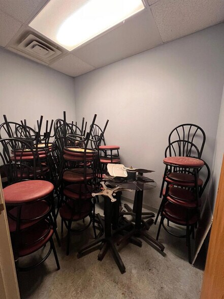 More Photos Of 2121 Eddy Ln, Eau Claire Restaurant For Sale