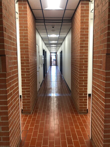 More Photos Of 312 E Illinois Ave, Midland Office For Lease