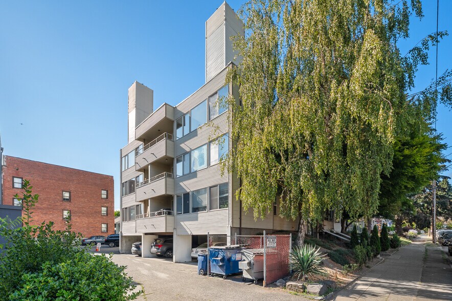 More Photos Of 7919 Wallingford Ave N, Seattle Apartments For Sale