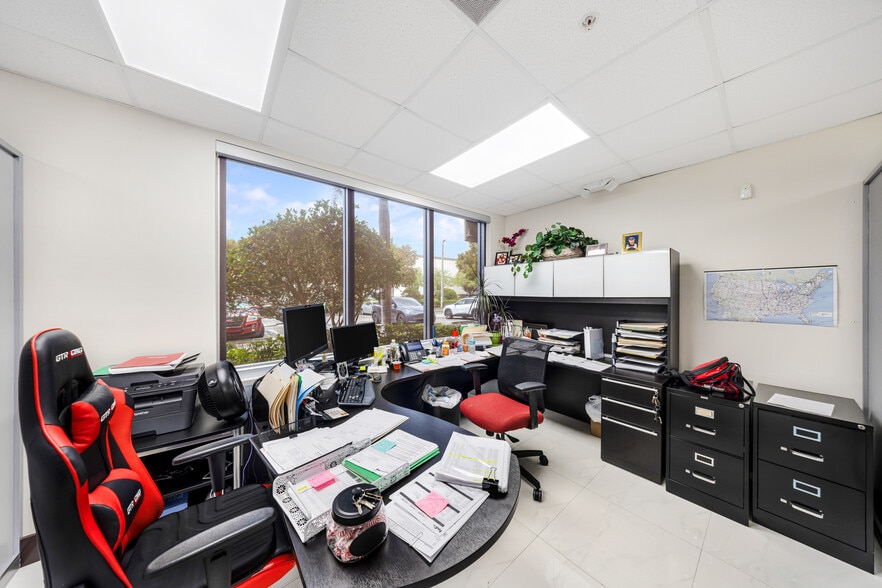 More Photos Of 12601 NW 115th Ave, Medley Warehouse For Lease