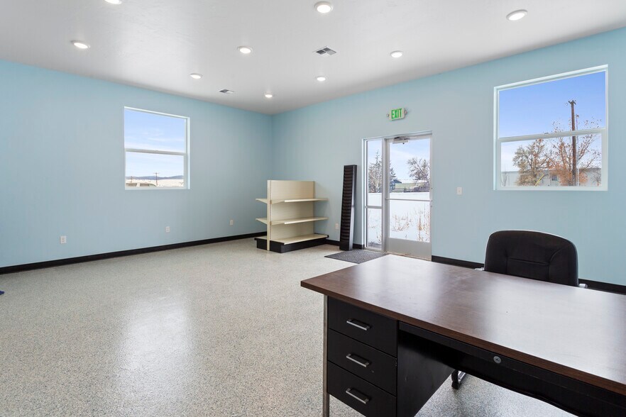 More Photos Of 900 S Washington St, Butte Industrial For Sale