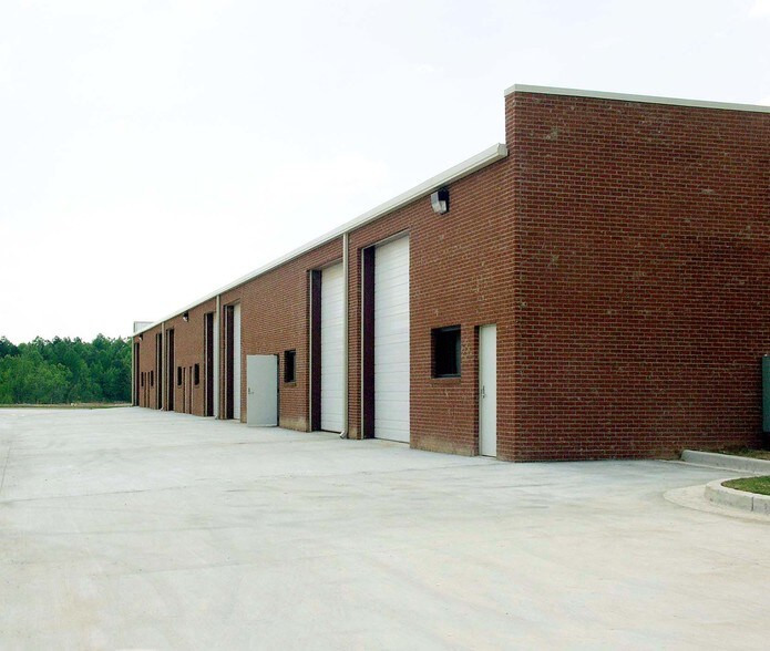 More Photos Of 5212 Bellewood Ct, Buford Warehouse For Lease