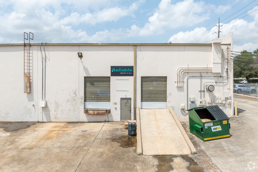 More Photos Of 7000-7070 Empire Central Dr, Houston Warehouse For Lease