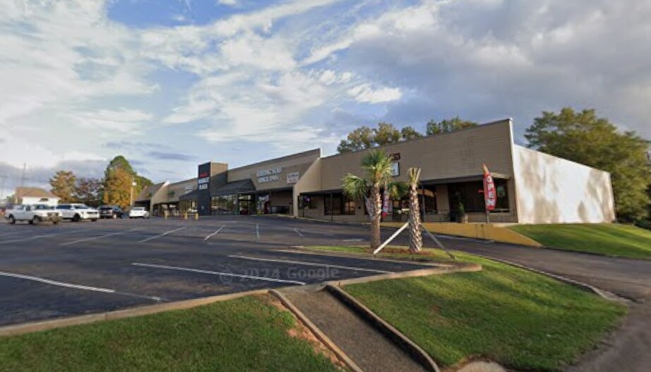 More Photos Of 595 E Main St, Philadelphia General Retail For Lease