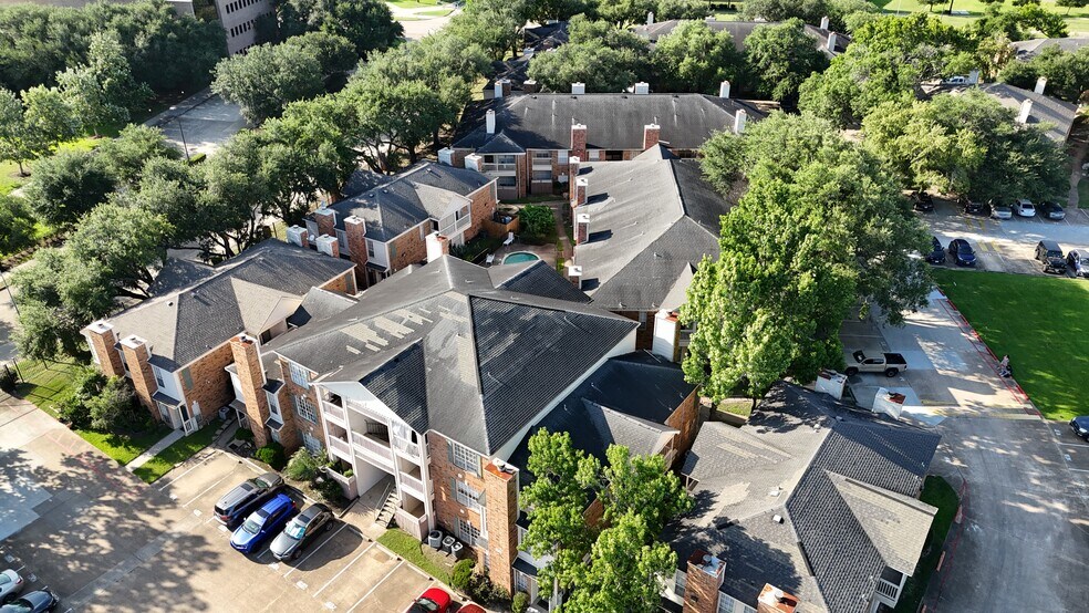 More Photos Of 2626 Holly Hall St, Houston Apartments For Sale