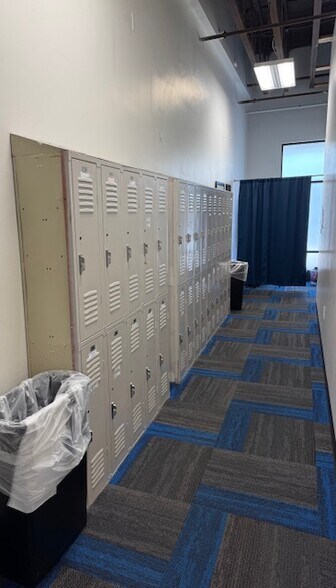 More Photos Of 2758 Rasmussen Rd, Park City General Retail For Lease