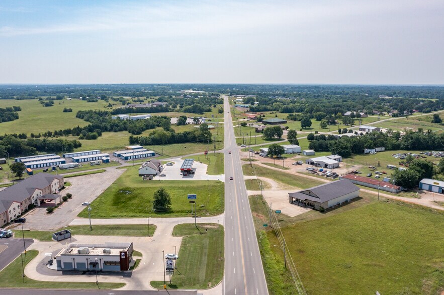 More Photos Of 1910 E Jackson St, Hugo Freestanding For Sale