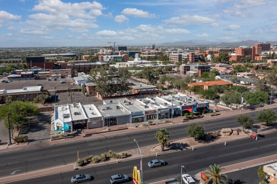 More Photos Of 1712 E Speedway Blvd, Tucson Freestanding For Lease