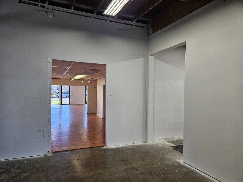 More Photos Of 993 Francisco Blvd E, San Rafael Showroom For Lease