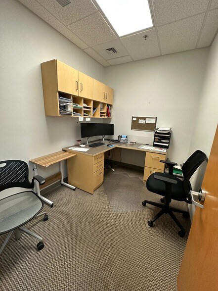 More Photos Of 842 Sunset Lake Blvd, Venice Medical For Lease