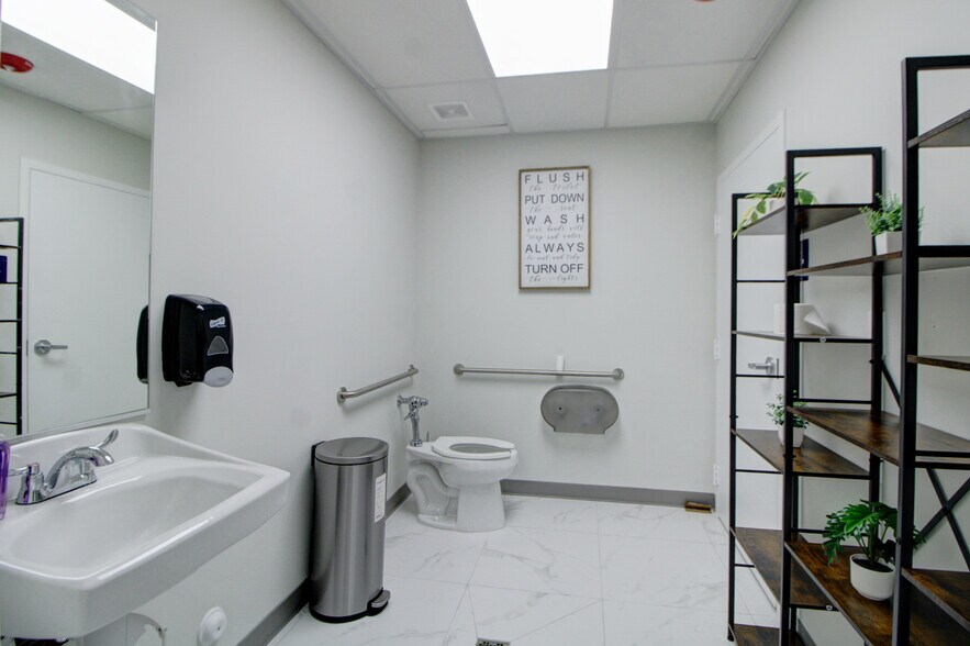 More Photos Of 304 N Krome Ave, Homestead Medical For Lease