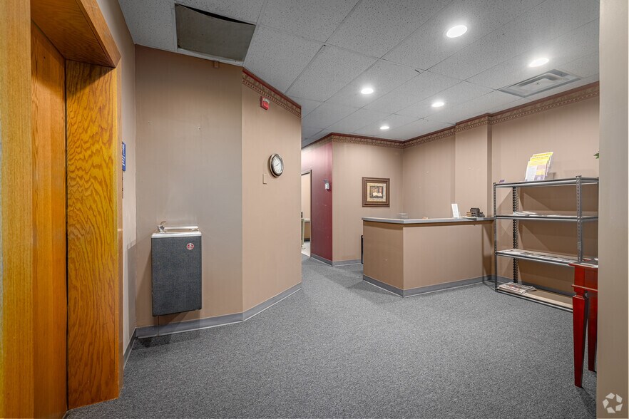 More Photos Of 343 N Charles St, Baltimore Office For Sale