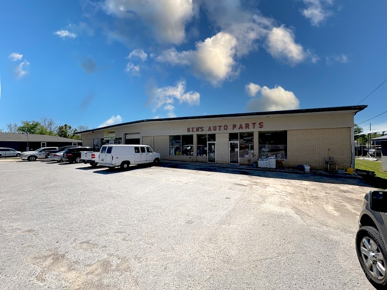 Primary Photo Of 3412 Pelham Pky, Pelham General Retail For Sale