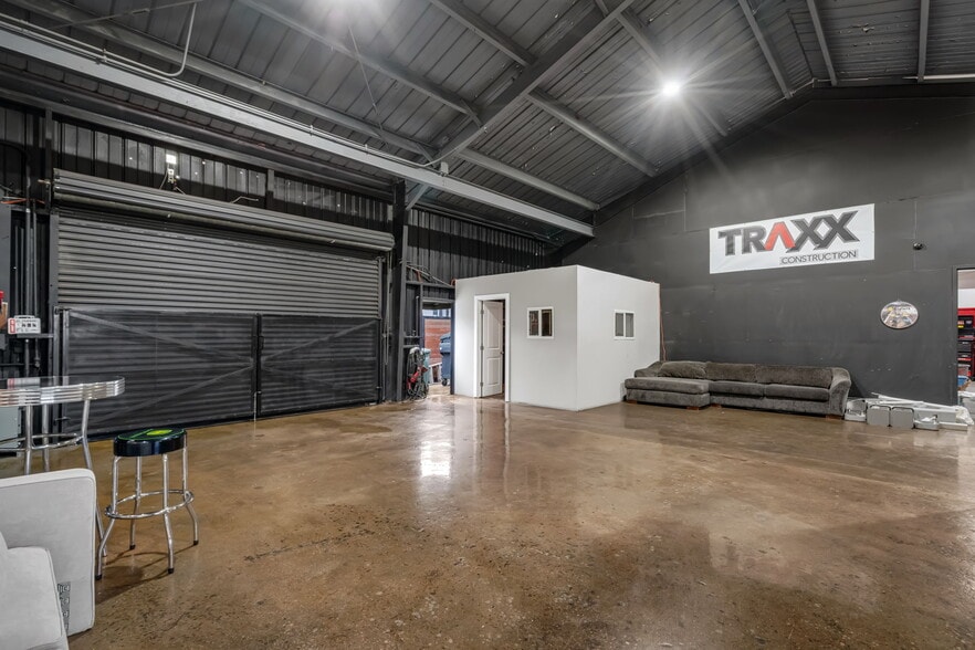 More Photos Of 2637 Saint Louis Ave, Signal Hill Warehouse For Sale