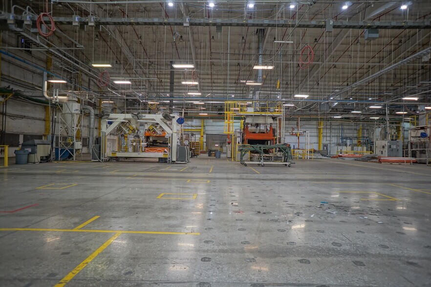 More Photos Of 850 Industrial Rd, Madisonville Manufacturing For Lease