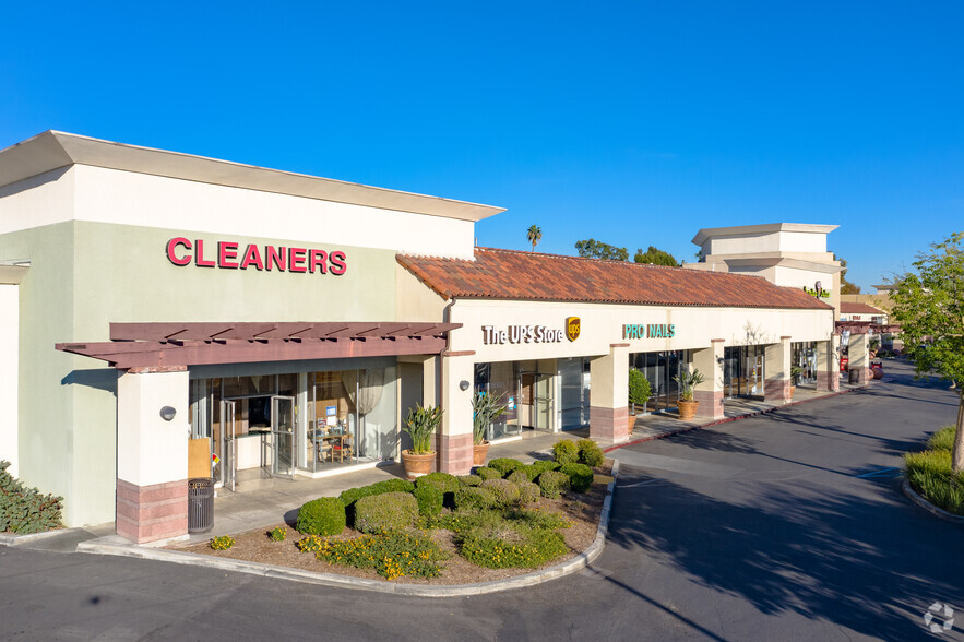 Primary Photo Of 257-325 N Rosemead Blvd, Pasadena Unknown For Lease