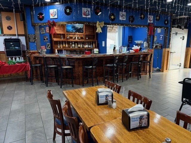 More Photos Of 4329 George Washington Memorial Hwy, Hayes Restaurant For Sale