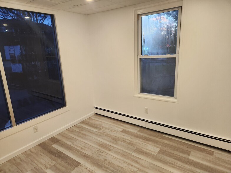 More Photos Of 33 E Main St, East Islip Office For Sale