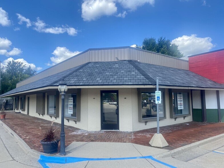 Primary Photo Of 631-651 E Saginaw Hwy, Grand Ledge Freestanding For Lease