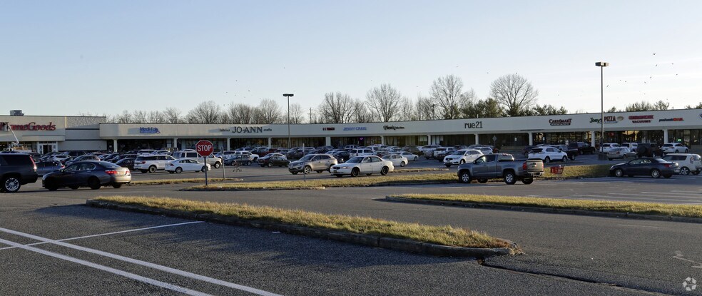 More Photos Of 88 Dunning Rd, Middletown Unknown For Lease