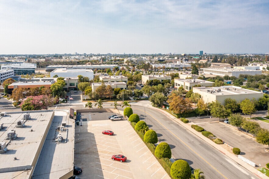 More Photos Of 15151 Woodlawn Ave, Tustin Research And Development For Lease