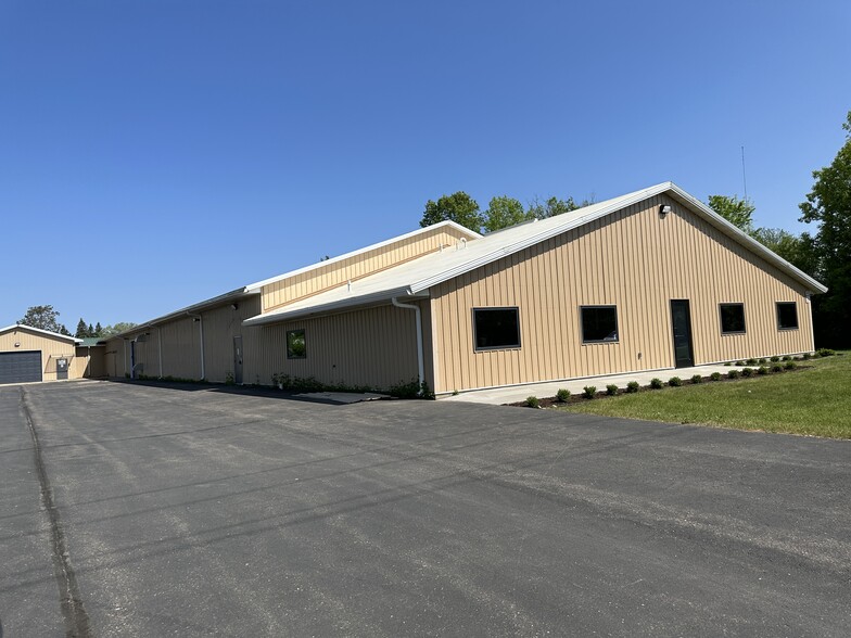 Primary Photo Of 400 Railroad Ave W, Onamia Showroom For Lease