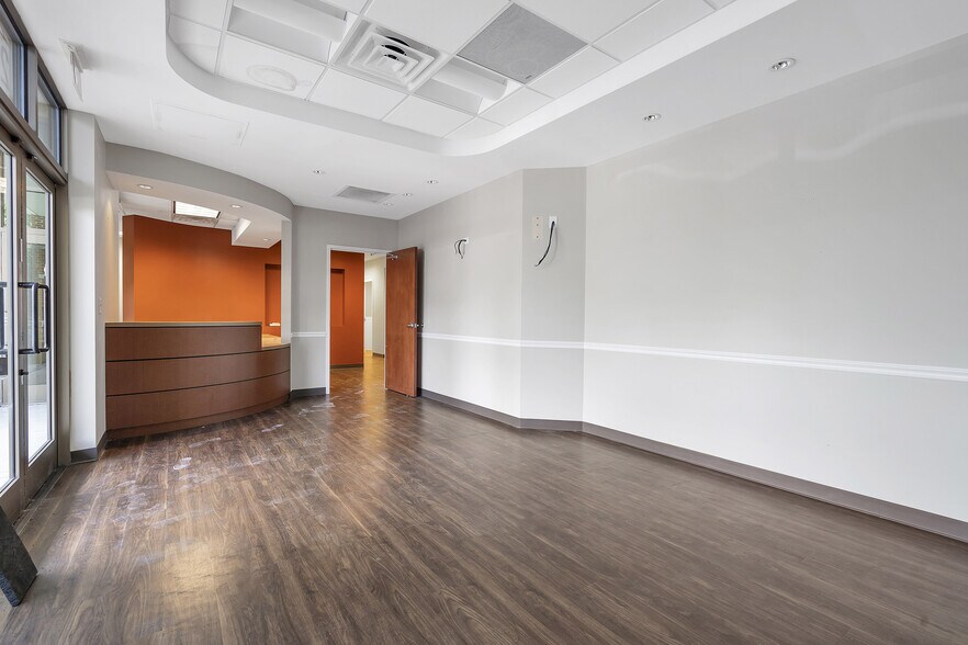 More Photos Of 4385 Johns Creek Pky, Suwanee Medical For Lease