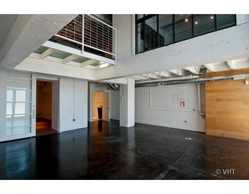 More Photos Of 1927 N Milwaukee Ave, Chicago Office For Lease