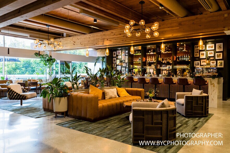 More Photos Of 4444 W Lakeside Dr, Burbank Office For Lease