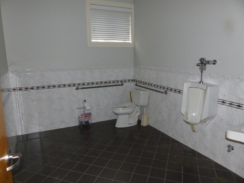 More Photos Of 180 Independence Ave, Quincy Freestanding For Sale