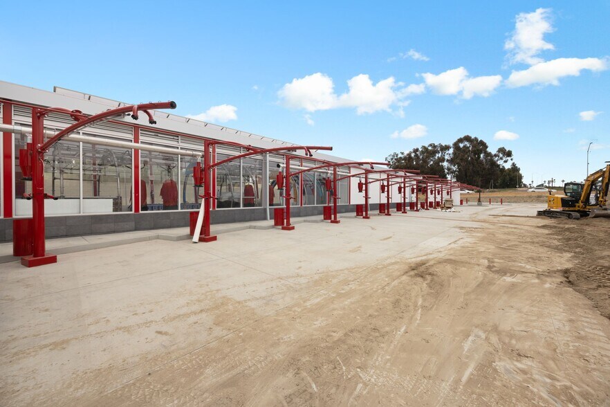 More Photos Of 2507 E Ball Rd, Anaheim Freestanding For Sale