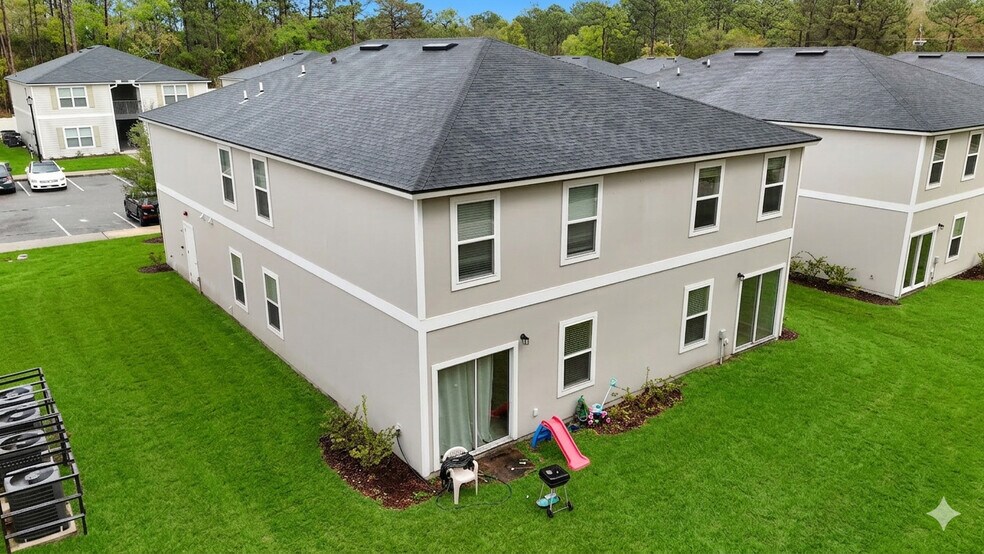 More Photos Of 7368 Mailes Ct, Jacksonville Multifamily For Sale