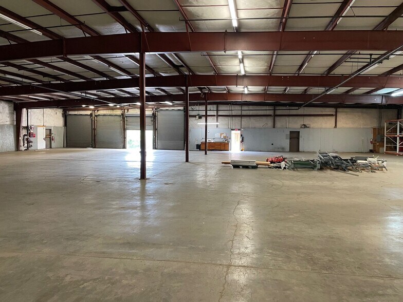 More Photos Of 511 S 5th Ave, Mansfield Distribution For Lease
