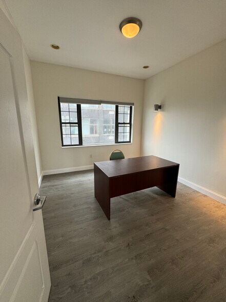 More Photos Of 3 Whale Sq, Brooklyn Warehouse For Lease