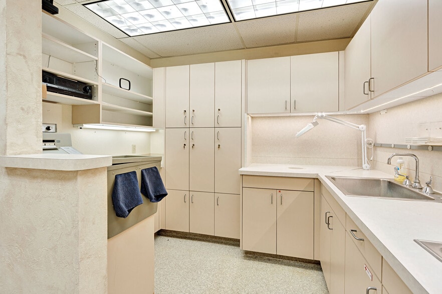 More Photos Of 5777 N Fresno St, Fresno Medical For Sale