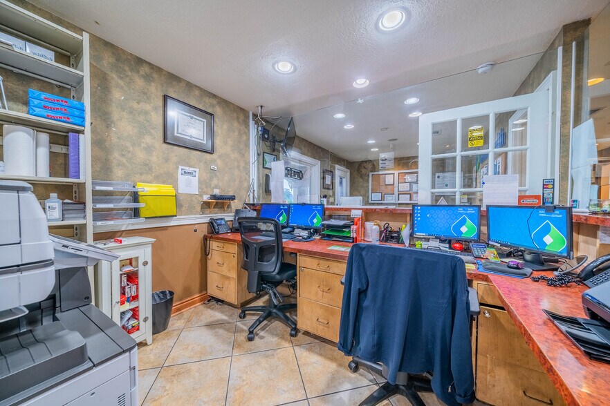 More Photos Of 10508 Gibsonton Dr, Riverview Medical For Sale