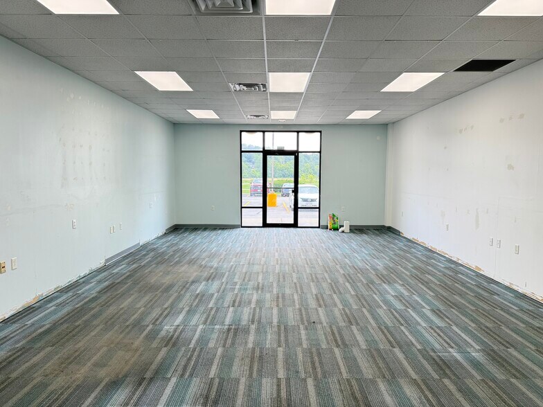 More Photos Of 1305 WI-69, New Glarus General Retail For Lease