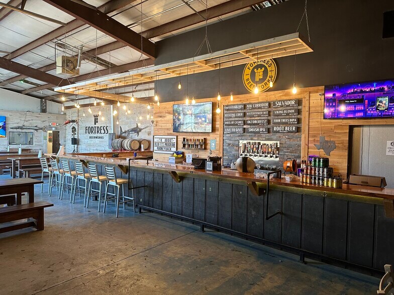 More Photos Of 2606 Spring Cypress Rd, Spring Warehouse For Sale