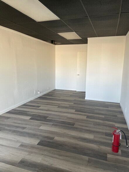 More Photos Of 9611 San Jose Blvd, Jacksonville Storefront Retail Office For Lease