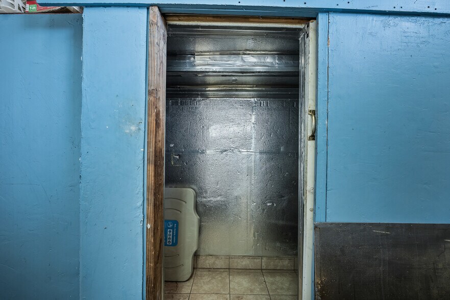 More Photos Of 33027 Road 159, Ivanhoe General Retail For Sale