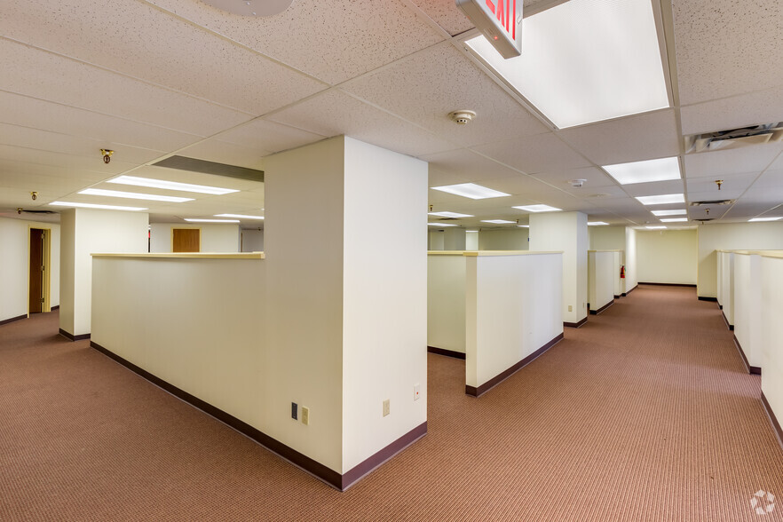 Photo of 32nd Floor Ste 60-3200