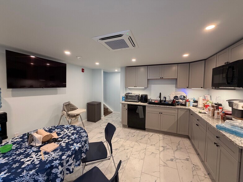 More Photos Of 630 Fifth Ave, East McKeesport Warehouse For Sale