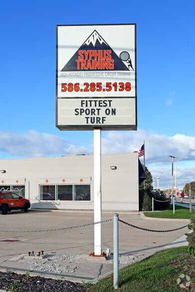 More Photos Of 20010-20012 E 9 Mile Rd, Saint Clair Shores Freestanding For Lease