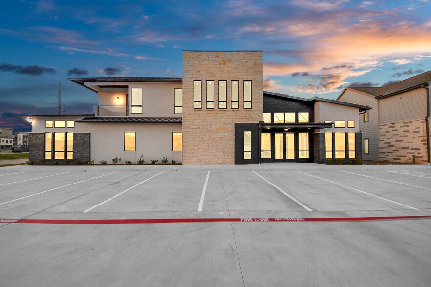 More Photos Of 220 Bella Katy Dr, Katy Office Residential For Lease