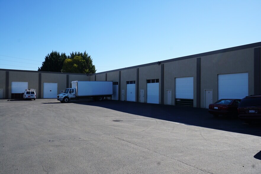 More Photos Of 13511 NE Kerr Rd, Vancouver Warehouse For Lease