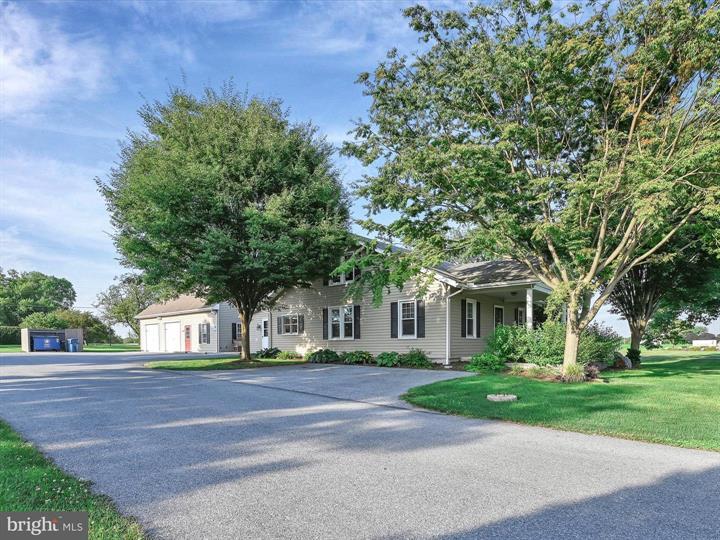 Primary Photo Of 1175 E Main St, Mount Joy Flex For Lease