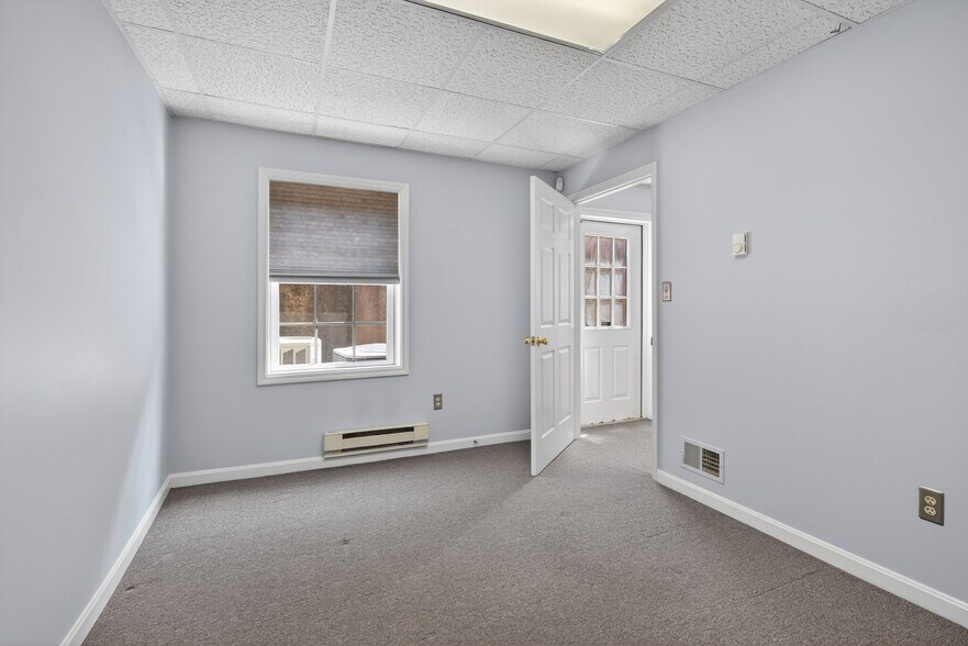 More Photos Of 519 Darby Creek Rd, Lexington Office For Sale